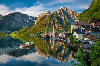 Mountain village Hallstatt in Austria