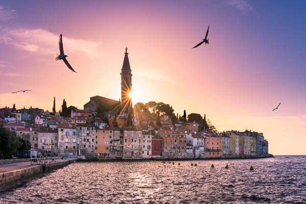 Sonnenuntergang in der Altstadt von Rovinj, Kroatien von Michael Abid