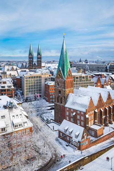 Altstadt von Bremen, Deutschland an einem sonnigen Wintertag von Michael Abid