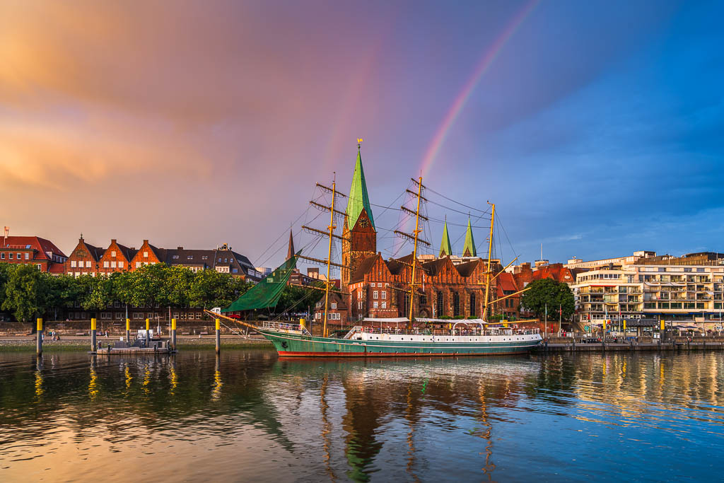 Rainbow over Schlachte in Bremen