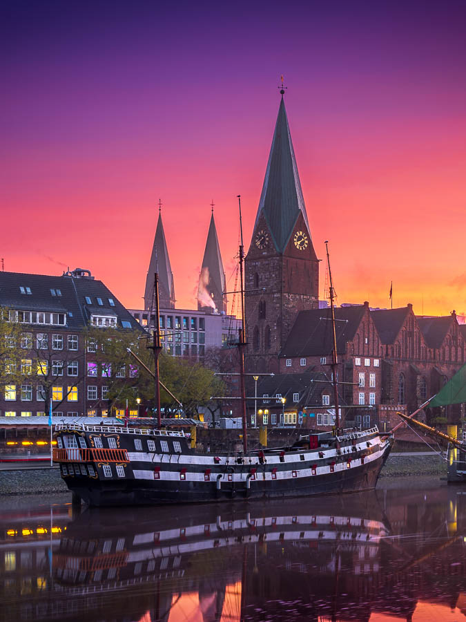 Sonnenaufgang an der Schlachte in Bremen