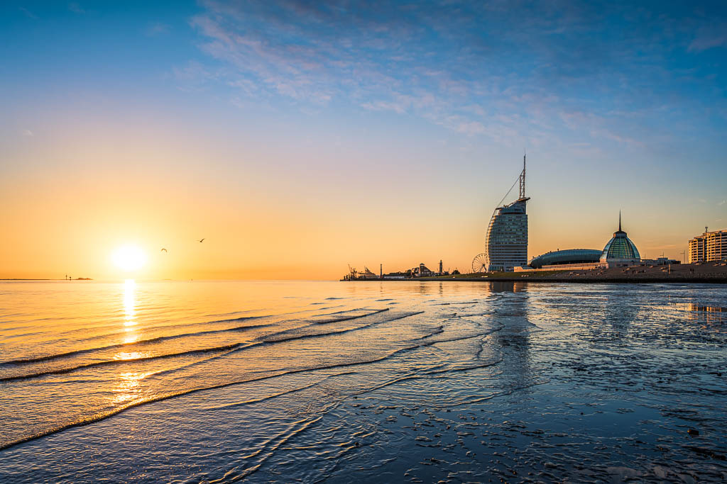 Sonnenuntergang an der Küste in Bremerhaven
