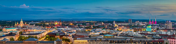 Panoramic view of the night skyline of Hannover, Germany by Michael Abid