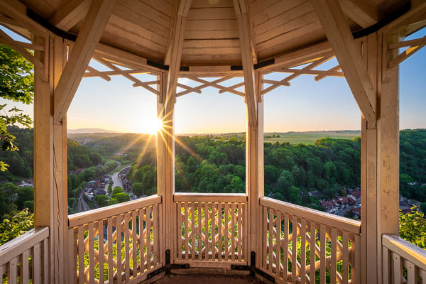 Blick vom Aussichtspavillon Hoher Kleef bei Rübeland im Harz Gebirge, Deutschland bei Sonnenuntergang von Michael Abid