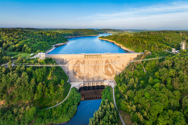 Rappbodetalsperre und die Titan-RT Hängebrücke im Harz Gebirge, Deutschland von Michael Abid