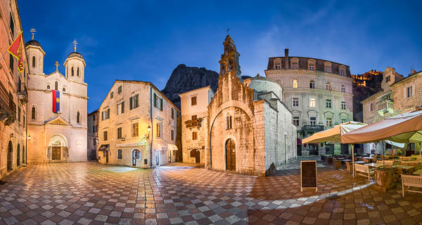Nachtpanorama der Altstadt von Kotor, Montenegro von Michael Abid