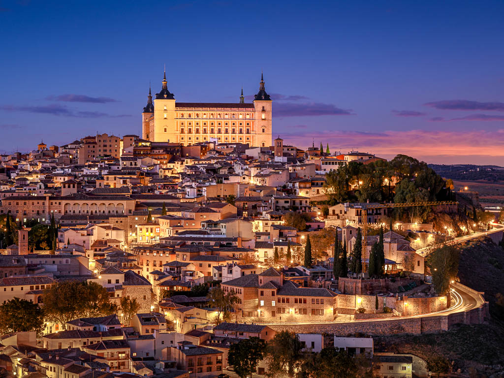 Alcazar von Toledo bei Nacht