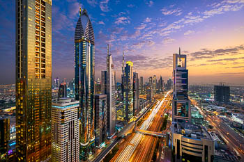 Skyline von Dubai zum Sonnenuntergang