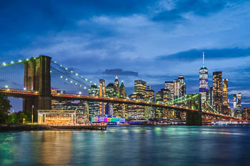 Manhattan und Brooklyn Bridge in New York