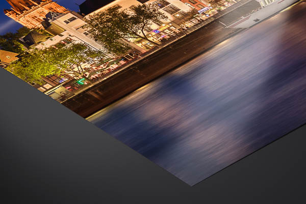 Kunstdruck / Poster | Altstadt und Kölner Dom bei Nacht