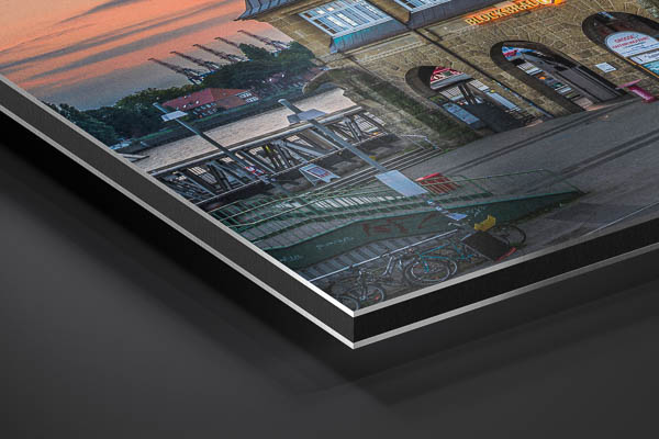 Metal Print | Landungsbruecken in Hamburg