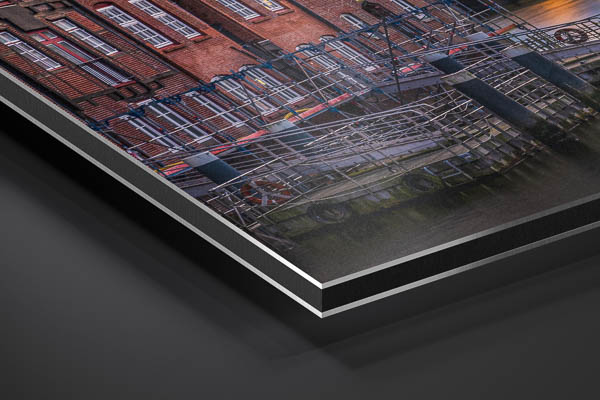 Metal Print | Nikolaifleet and Elbphilharmonie in Hamburg