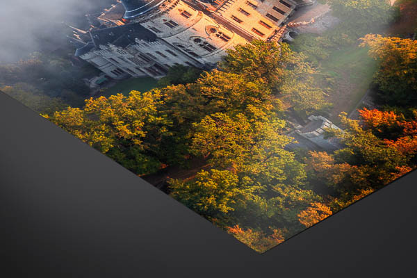 Kunstdruck / Poster | Schloss Marienburg an einem nebligen Morgen