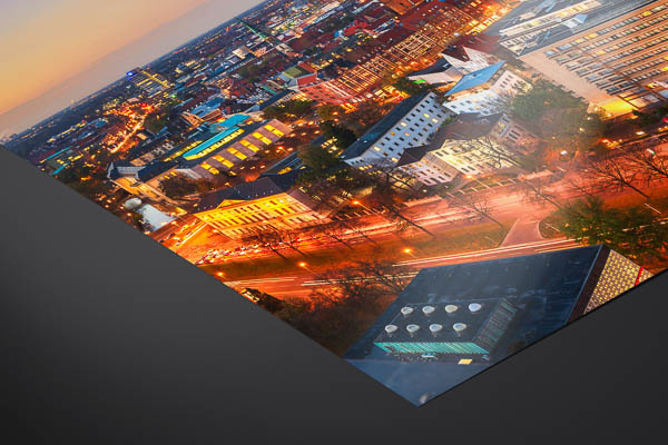 Kunstdruck / Poster | Skyline von Hannover bei Nacht