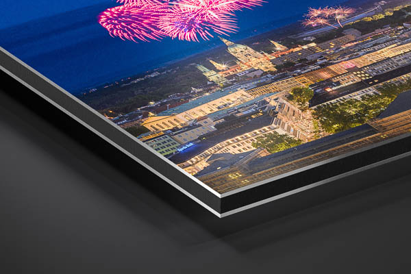 Metal Print | Skyline of Hannover at night with fireworks
