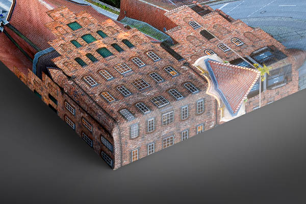 Canvas | Holstentor in Lübeck during autumn sunset