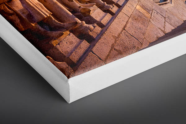 Canvas | Fishermans bastion in Budapest at night