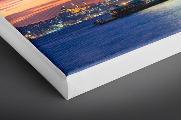 Canvas | Maiden's Tower in Istanbul at night