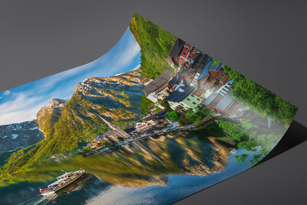 Kunstdruck / Poster | Bergdorf Hallstatt in Österreich