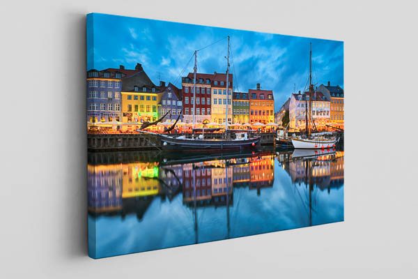 Canvas | Nyhavn in Copenhagen at night