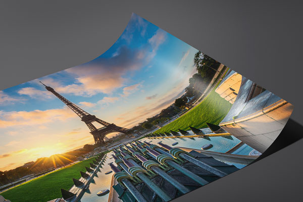Kunstdruck / Poster | Sonnenaufgang am Springbrunnen vor dem Eiffelturm in Paris