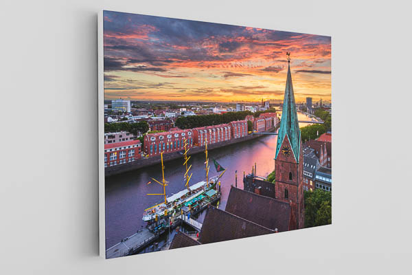 Canvas | St. Martini Church in Bremen at sunset