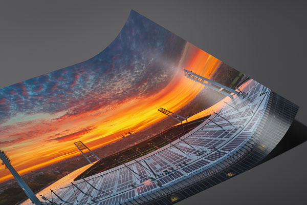 Kunstdruck / Poster | Weserstadion bei Sonnenaufgang in Bremen