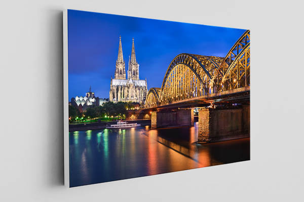 Canvas - Cologne Cathedral at night