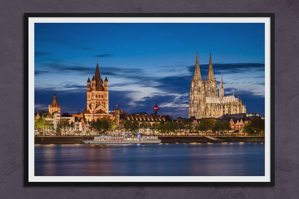 Poster / Kunstdruck | Altstadt und Kölner Dom bei Nacht