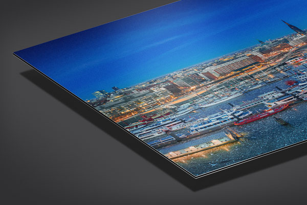 Metal Print | Winter night skyline of Hamburg
