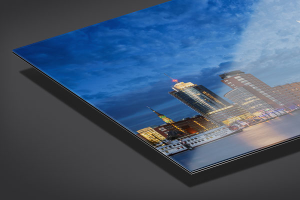 Acrylglas | Nächtliche Skyline von Hamburg mit Elbphilharmonie