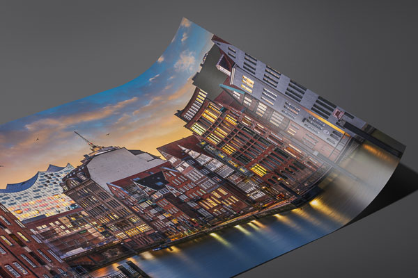 Kunstdruck / Poster | Nikolaifleet und Elbphilharmonie in Hamburg