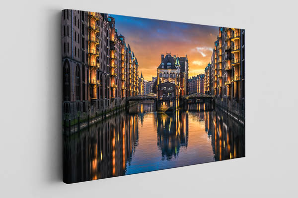 Canvas | Sunset in the Speicherstadt district in Hamburg