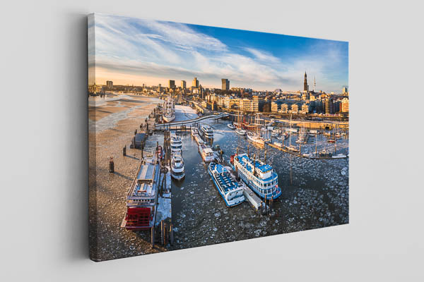 Canvas | Floating ice on the Elbe river in Hamburg