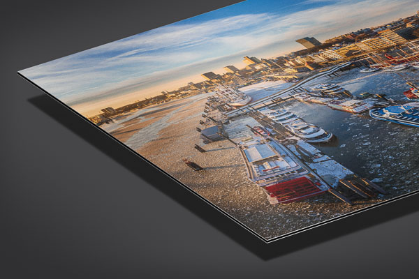 Metal Print | Floating ice on the Elbe river in Hamburg
