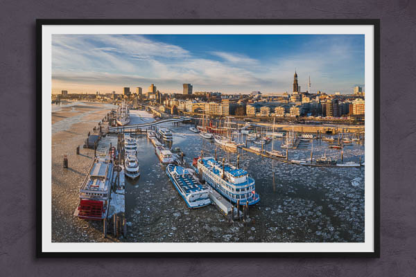 Fine Art Print | Floating ice on the Elbe river in Hamburg