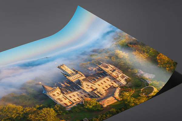 Kunstdruck / Poster | Schloss Marienburg an einem nebligen Morgen