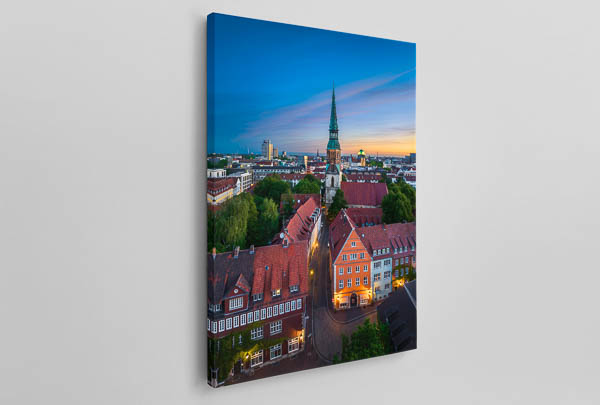Canvas | Old town of Hannover with Kreuzkirche church