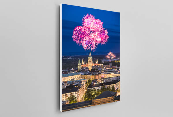 Leinwand | Skyline von Hannover bei Nacht mit Feuerwerk