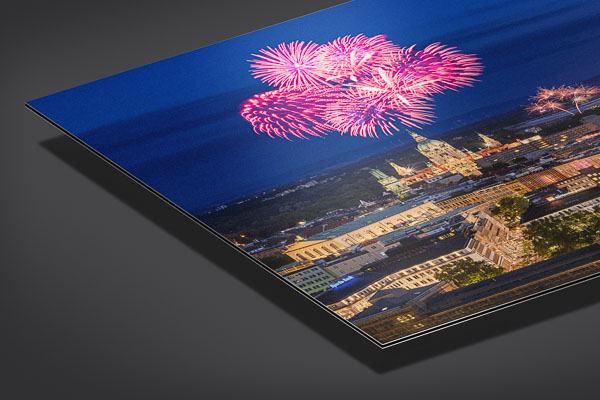 Metal Print | Skyline of Hannover at night with fireworks