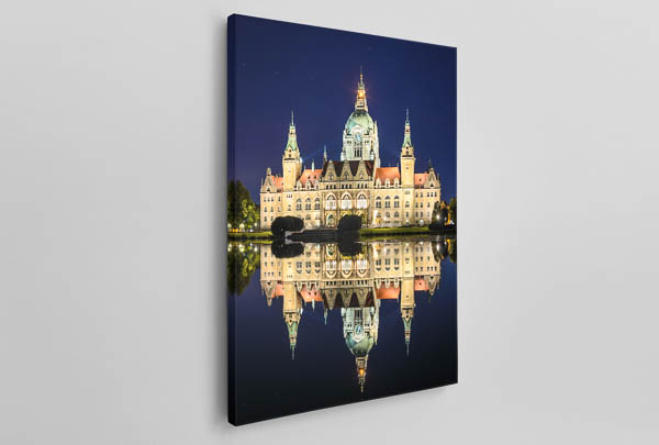 Canvas | Town Hall of Hannover at night