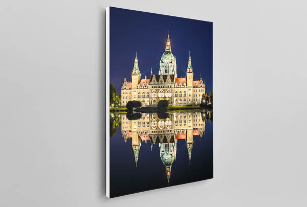 Canvas | Town Hall of Hannover at night