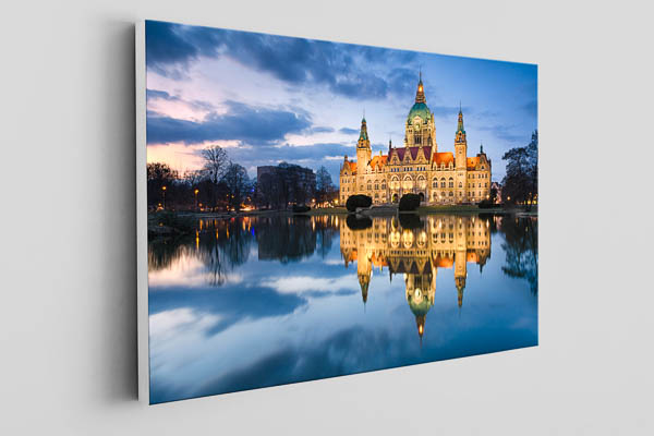 Canvas | Town Hall of Hannover at night
