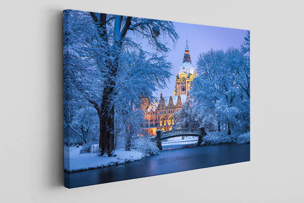 Canvas | Town Hall of Hannover in winter