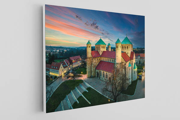 Canvas | Michaeliskirche in Hildesheim during sunset