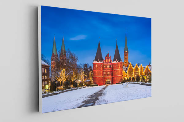 Leinwand | Winteransicht vom Holstentor in Lübeck