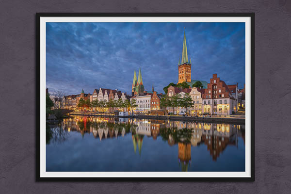 Fine Art Print | Old town of Lübeck at night