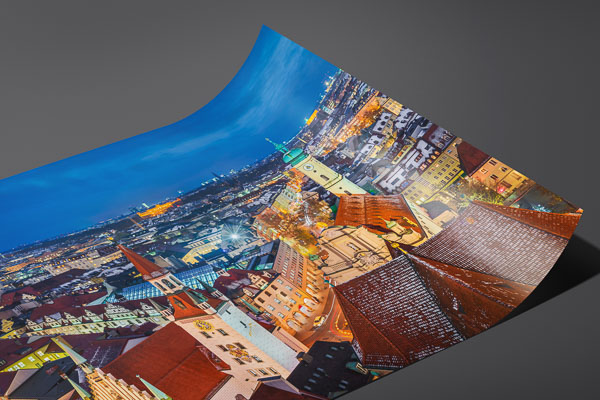 Kunstdruck / Poster | Skyline von München bei Nacht