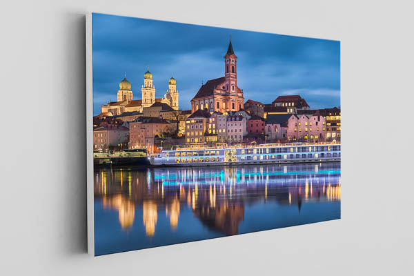 Canvas | Old Town of Passau at night