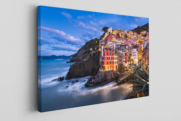 Canvas | Riomaggiore in Cinque Terre by night